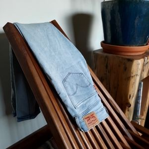 Levi's Light Wash 711 Skinny Jeans.